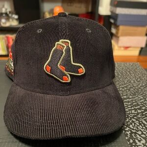 New Era Boston Red Sox Fitted Size 7 3/8 *like new*